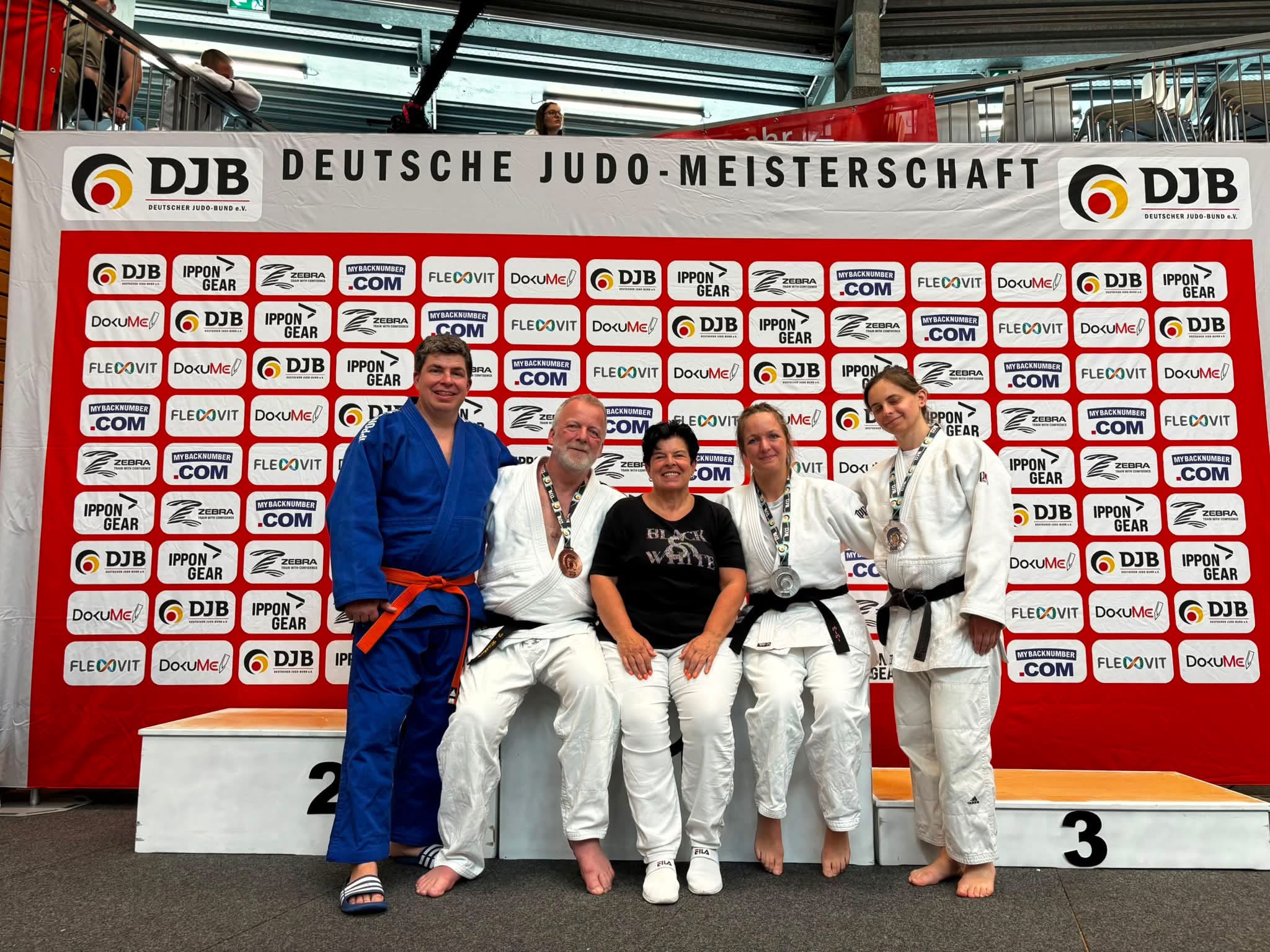 2 x Silber und 1 x Bronze auf den DEM Ü 30 der Männer und Frauen